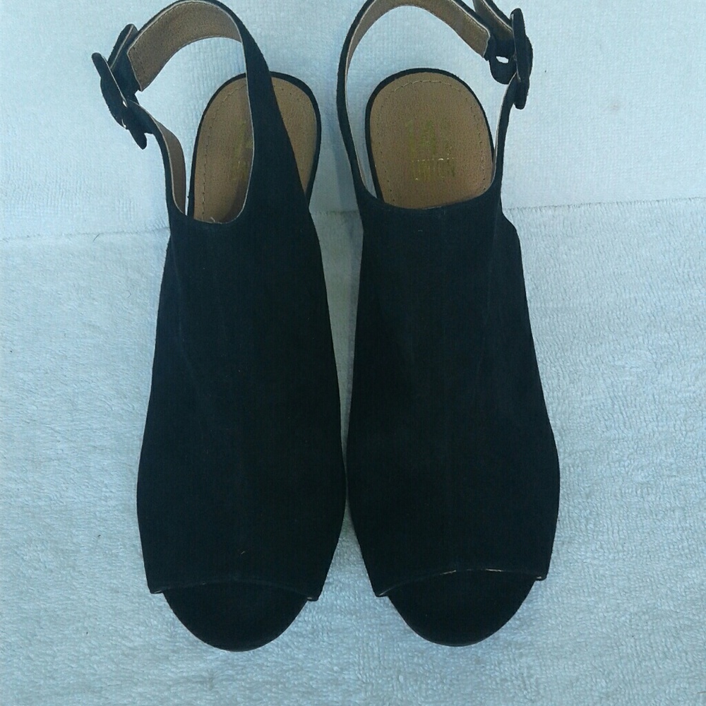 14th & Union Sling Back Peep Toe Sandals